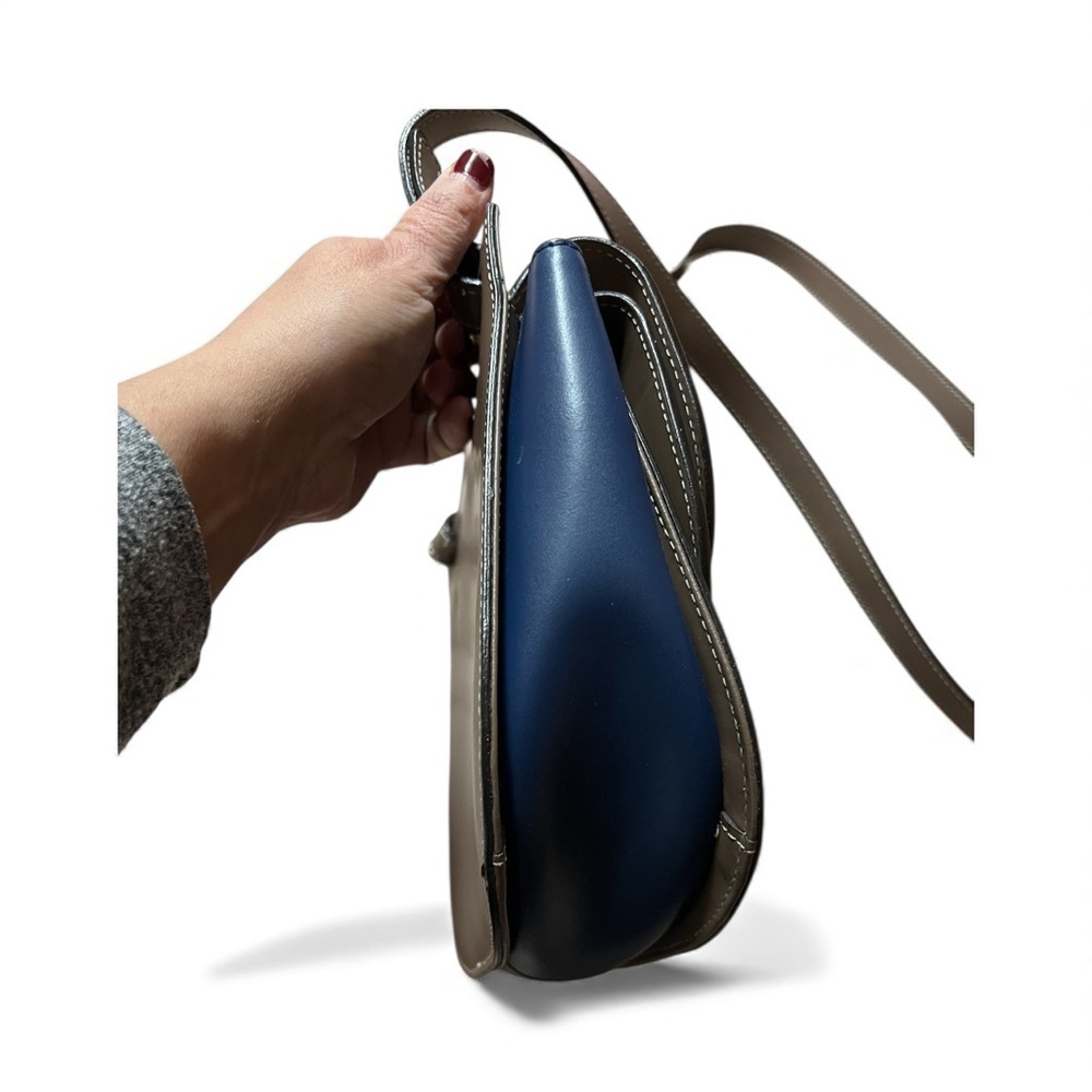 Like new leather crossbody in blue & taupe - Picture 3 of 8